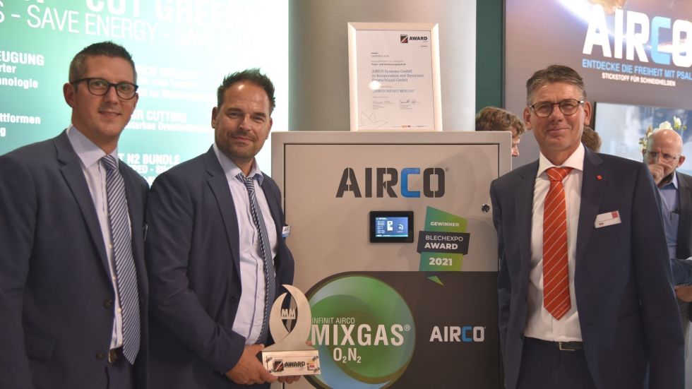 (from left to right) Johannes Weigel (AIRCO Systems GmbH project manager), Carsten Sell (AIRCO Systems GmbH sales director) and Marius van der Hoeven Bystronic Deutschland GmbH (general manager) is delighted with winning together.